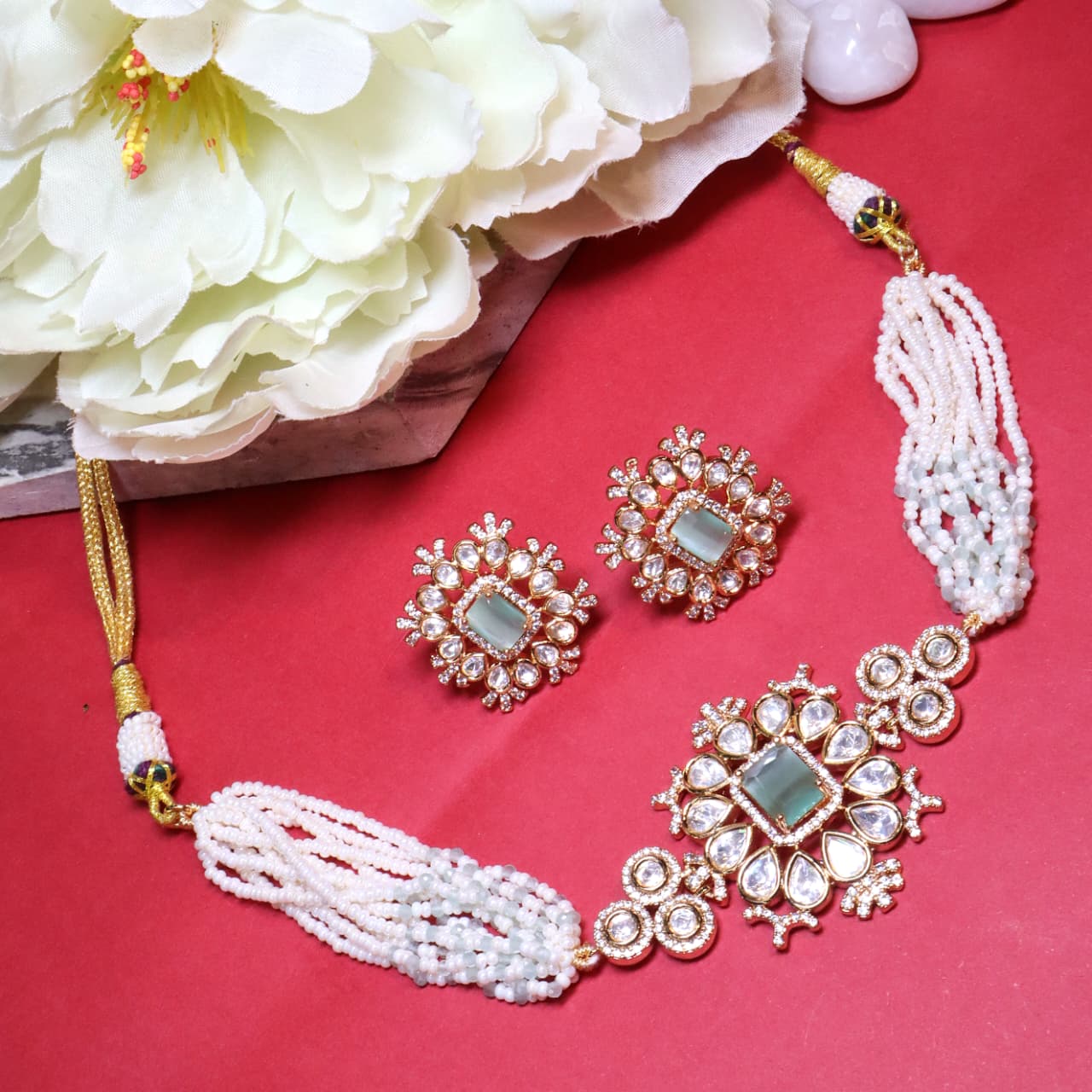 Beaded White Pearl & Quartz Choker with Stud Earrings - SIA454322