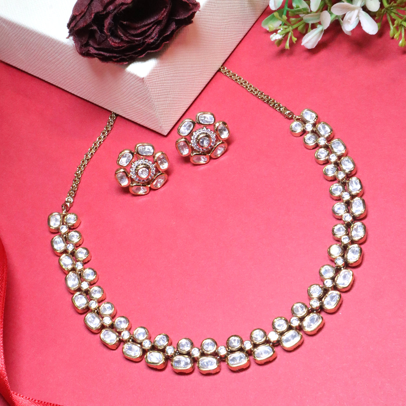 White Stone Floral Choker with Gold Finish - SIA455623