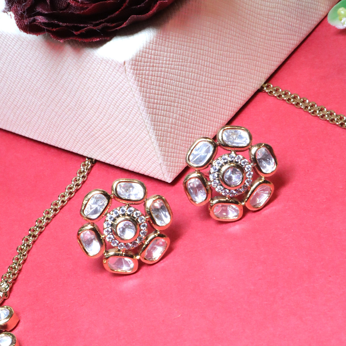 White Stone Floral Choker with Gold Finish - SIA455623