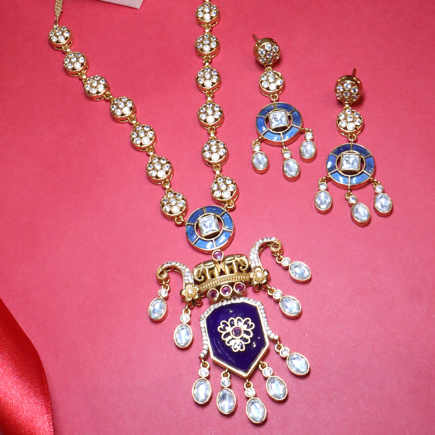 Kundan Stone Chain Necklace with Royal Blue Drop Pendant - SIA455627