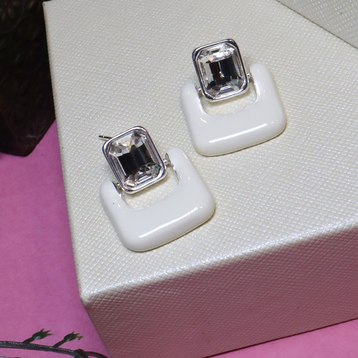 White Geometric Enamel & Crystal Drop Earrings - SIA455672