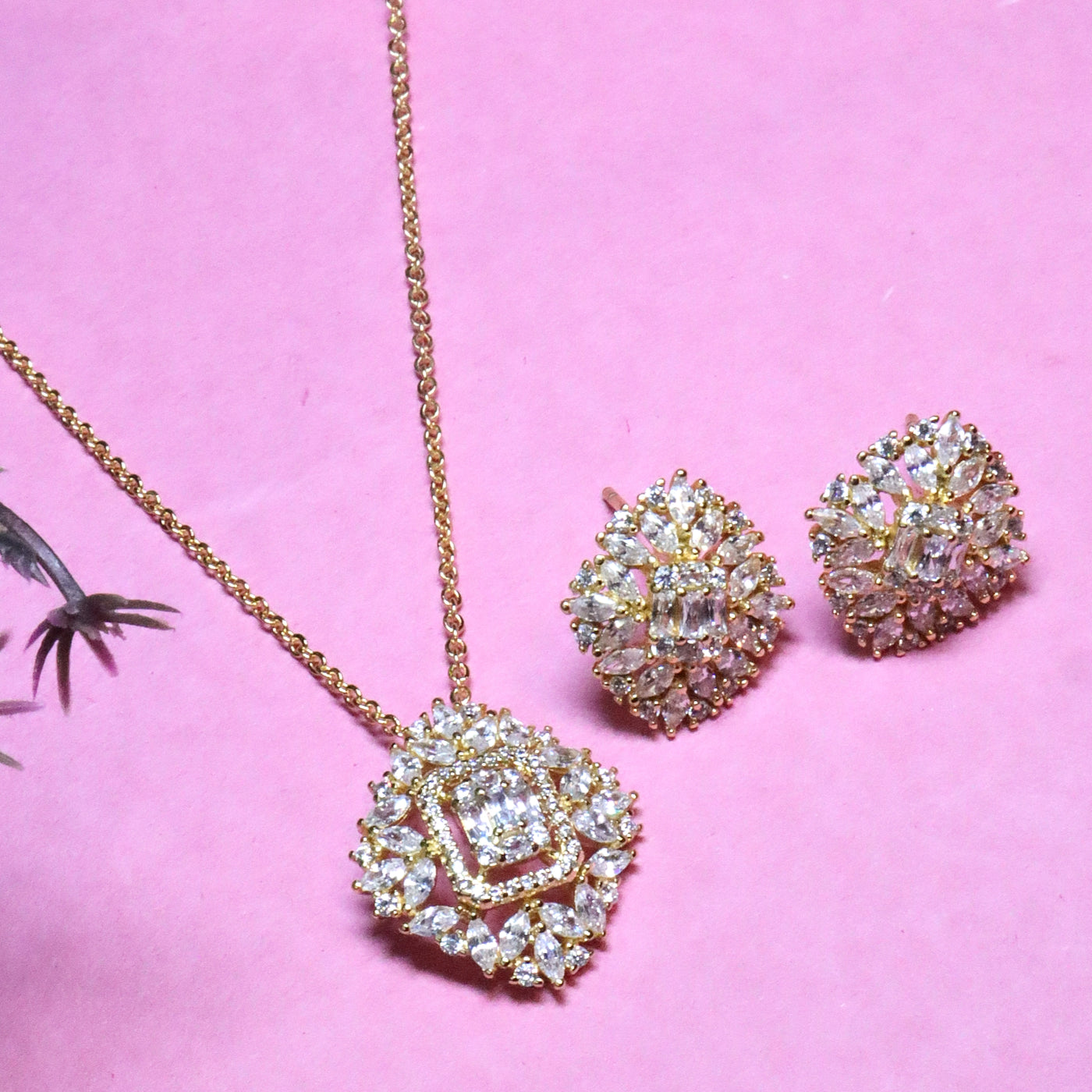 Kite Shape Gold Pendant & Studs - SIA455677