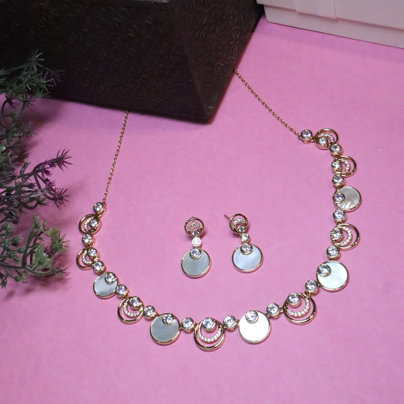 Gold-Plated Round Shell & Crystal Halo Pendant Set - SIA455695