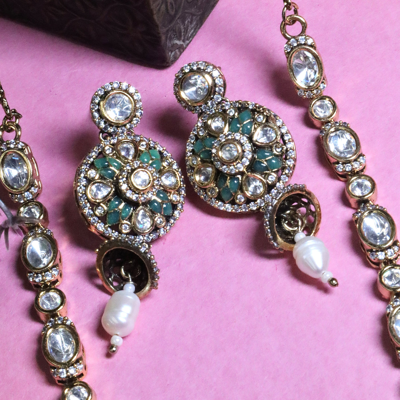 Kundan Style Round Floral Green & White Stone Necklace with Pearl Drops - SIA455789