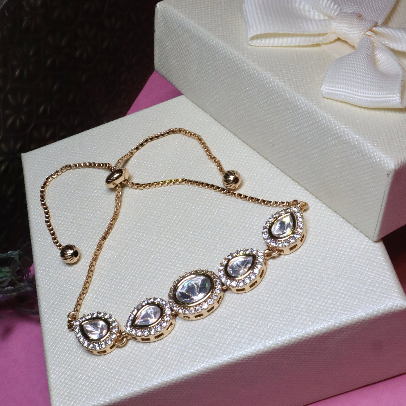 White Clear Adjustable Bracelet - SIA455940