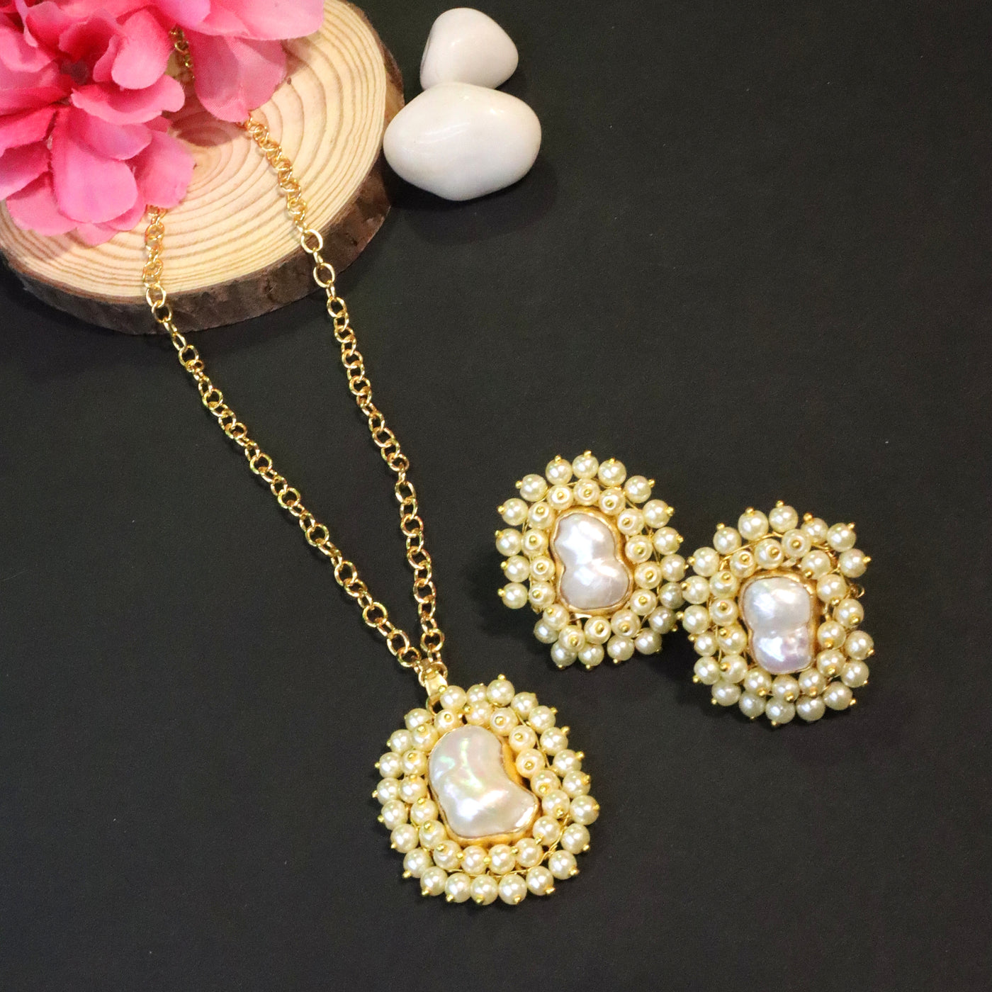 Gold Tone White Baroque Pearl Pendant Set - SIA456524