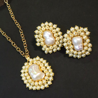 Gold Tone White Baroque Pearl Pendant Set - SIA456524