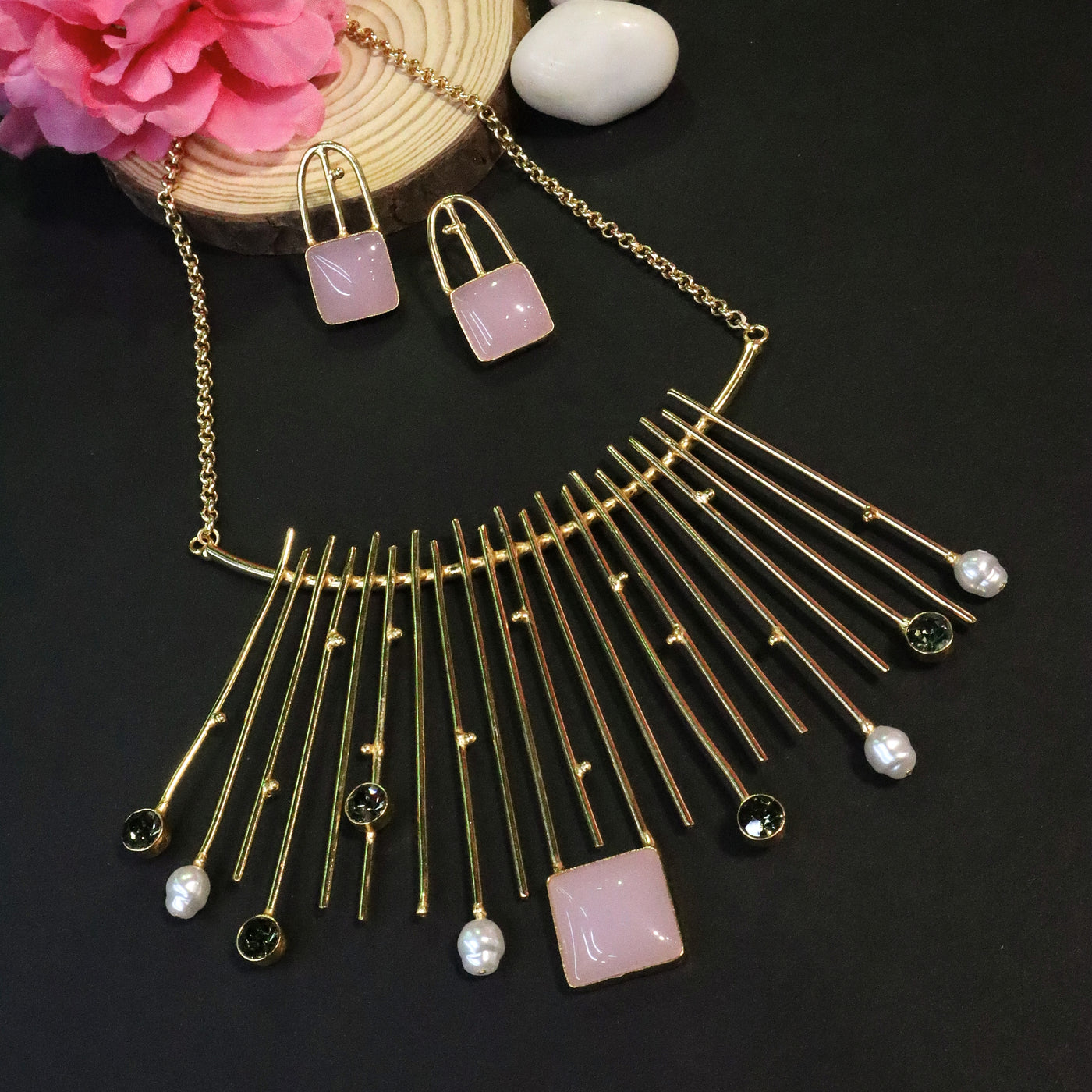 Gold Tone Modern Pink Stone Spike Set - SIA456532