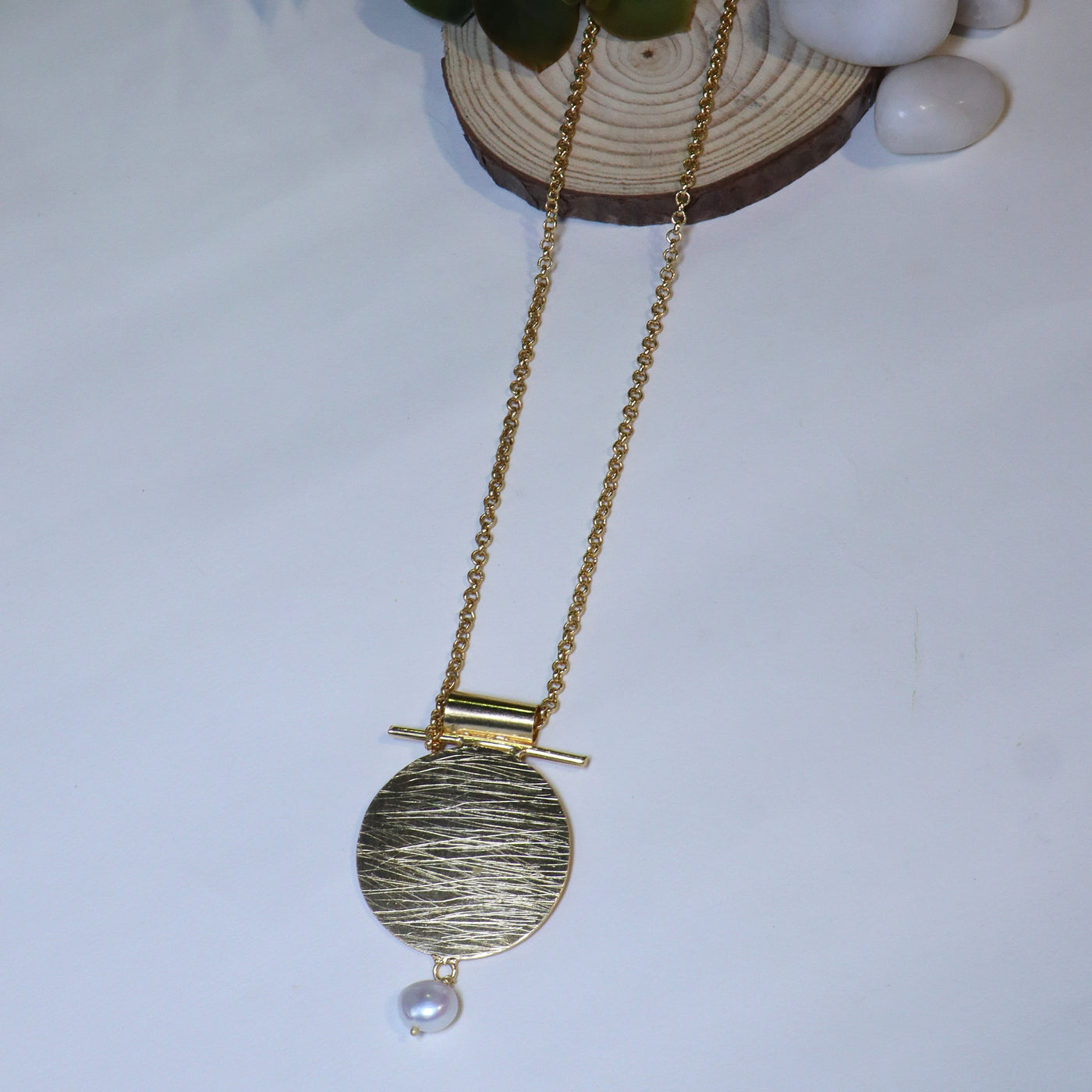 Gold-Plated Oval Pendant Necklace with Textured Finish and Pearl Drop. - SIA456556