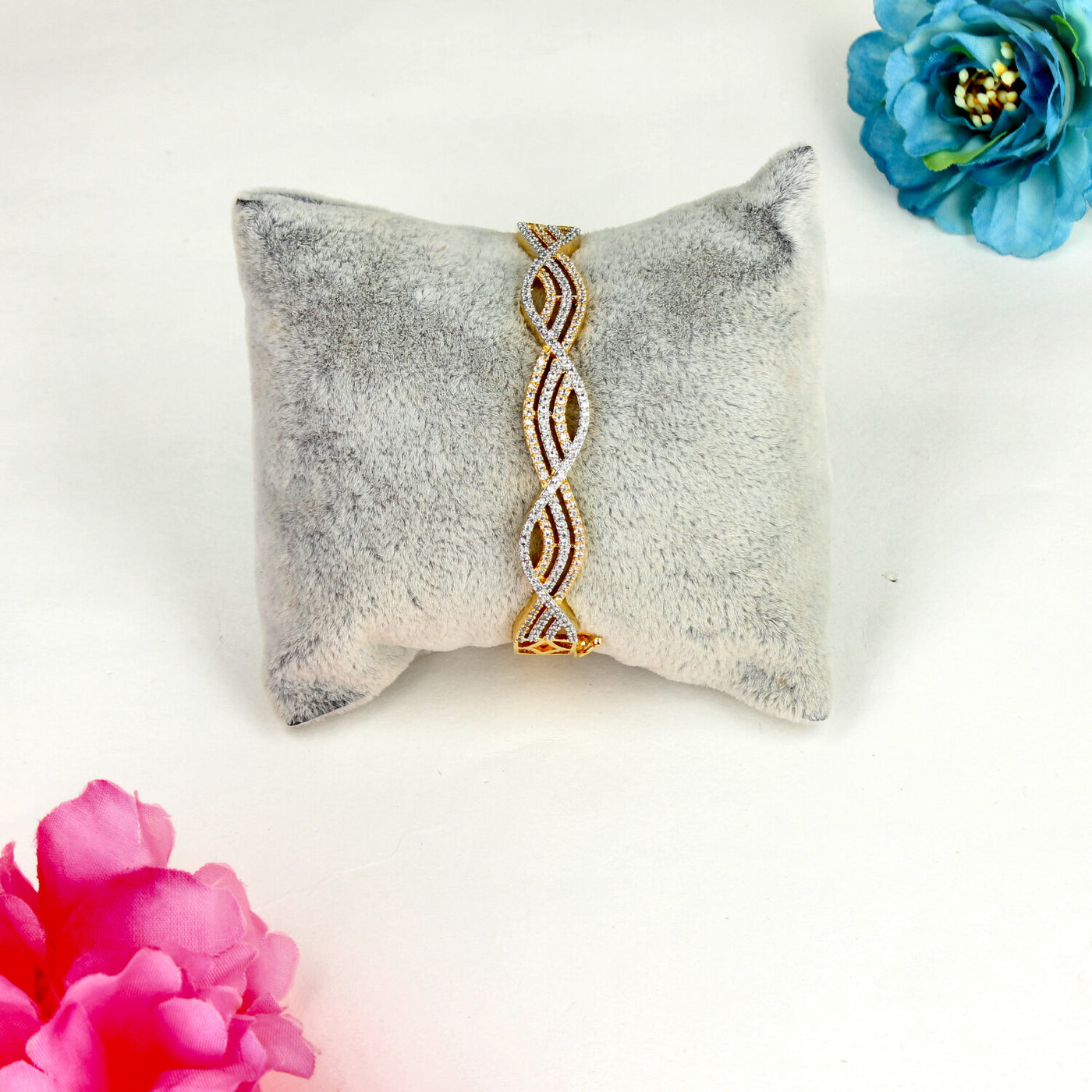 Delicate Rhodiun Infinity Twist Bracelet with Crystal Accents - Sia450537