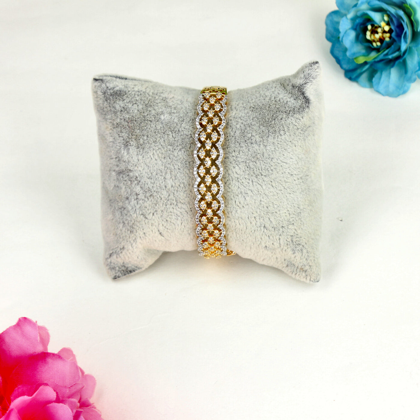Gold Braided Pavé Bracelet with Interwoven Crystal Detailing - Sia450539