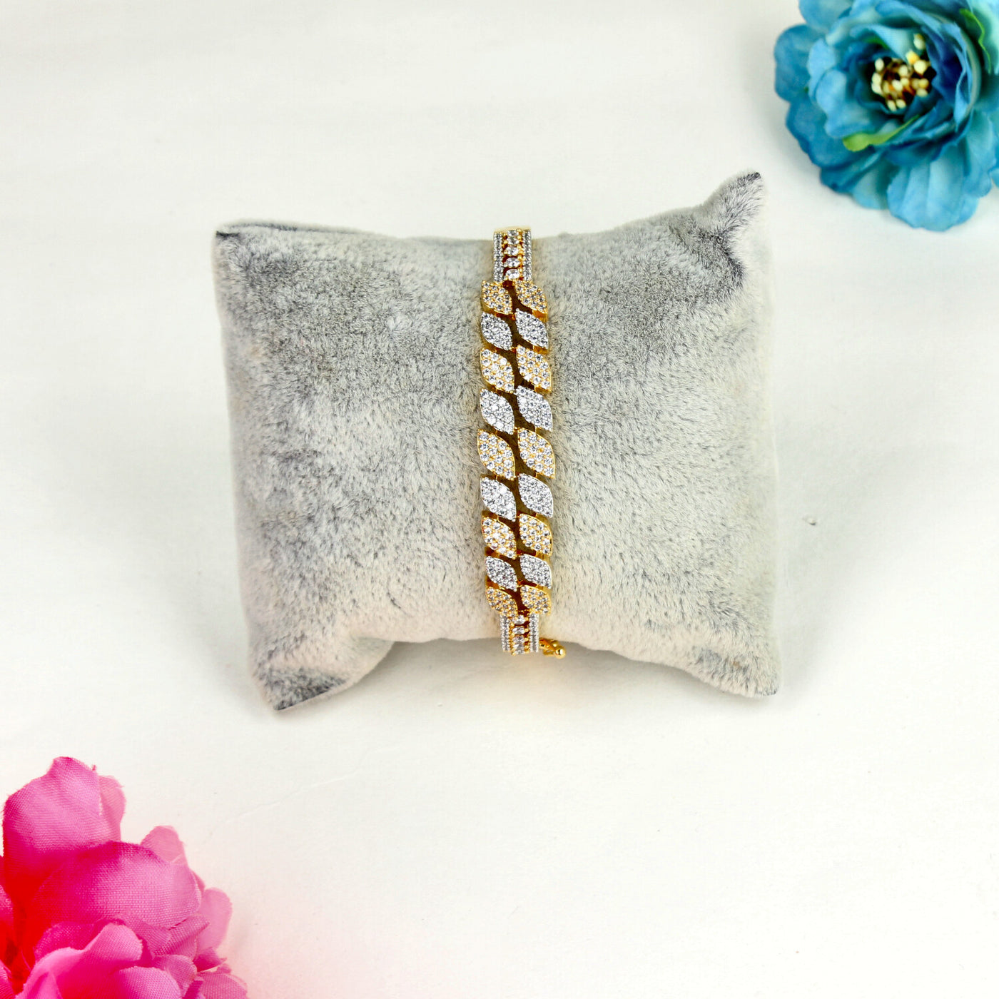 Frosted Luxe Leaf Bracelet - Sia450547