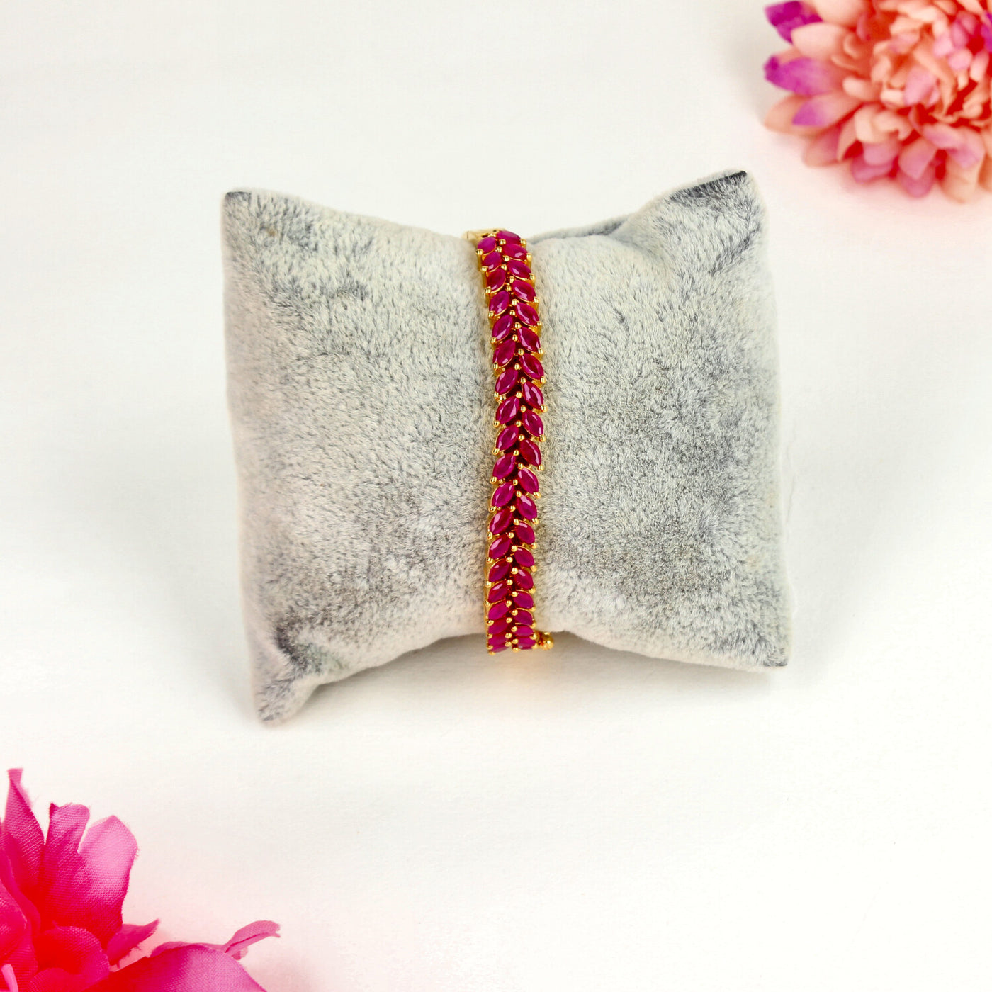 Ruby Radiance Leaf Bracelet - Sia450549