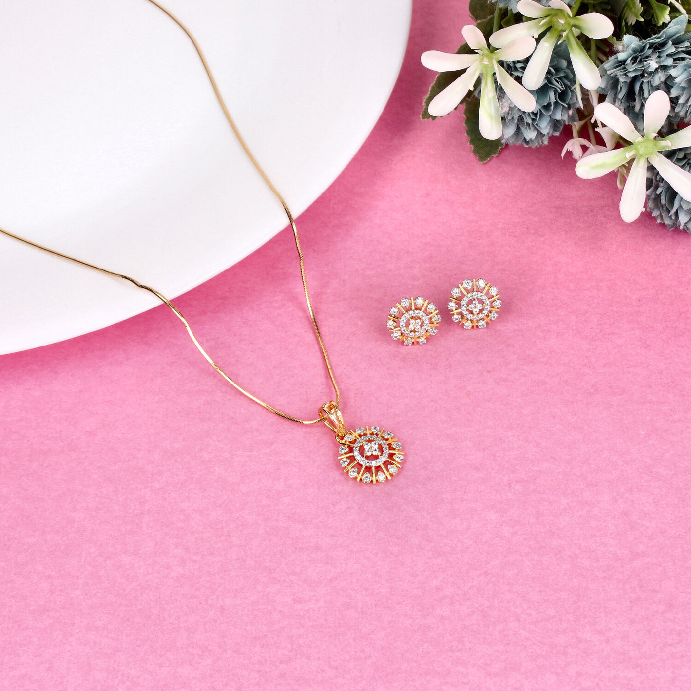 Gold-Tone Round Pendant Set with Radiant Sunburst Floral Design - Sia450688