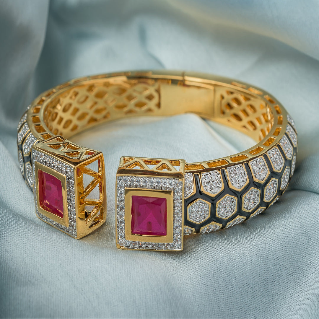 Vivinia By Vidhi Mehra Florence Gold Plated Red Womens Kada - VB023
