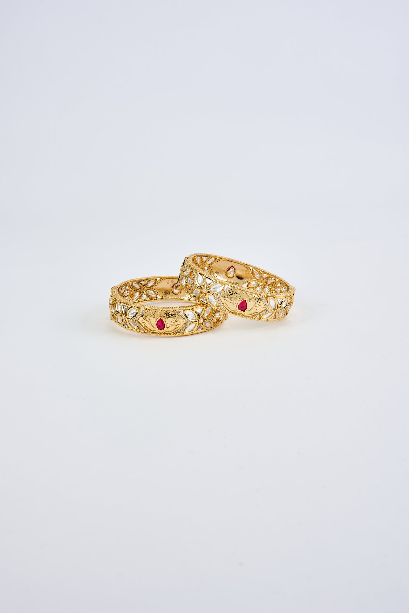 vivinia BY VIDHI MEHRA Saadgi Gold Plated Red Womens Kundan, Polki Pair of Bangles (2.4,2.6) - VB651