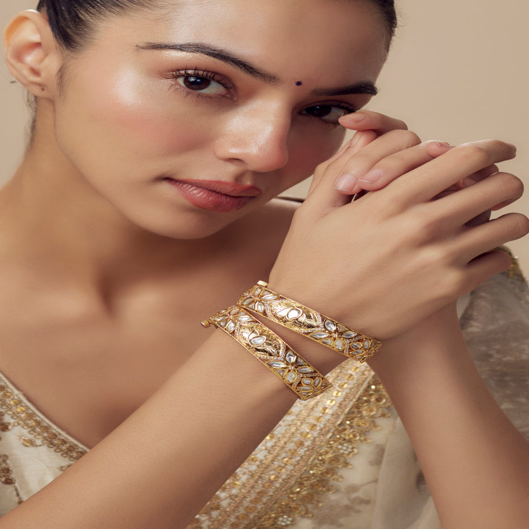 vivinia BY VIDHI MEHRA Saadgi Gold Plated White Womens Kundan, Polki Pair of Bangles (2.4,2.6) - VB655