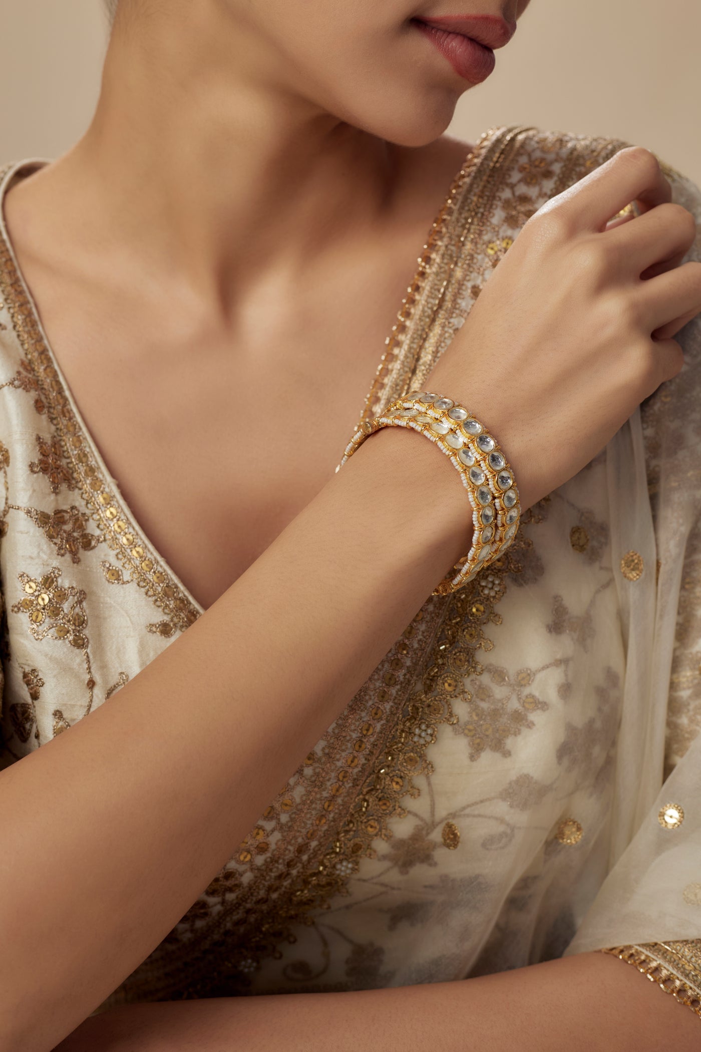 vivinia BY VIDHI MEHRA Saadgi Gold Plated White Womens Kundan, Polki Pair of Bangles (2.4,2.6) - VB660