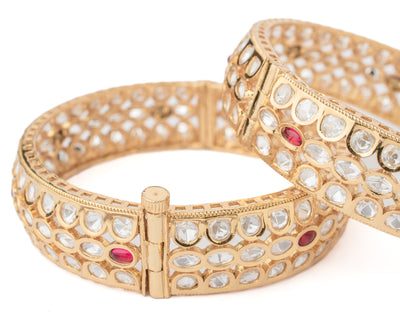 vivinia BY VIDHI MEHRA Ismarrah 2.0 Gold Plated Kundan/Polki Bangles ( Set of 2 ) - VB741