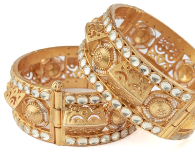 Vivinia By Vidhi Mehra Gold Plated Womens Kundan, Polki Pair of bangles - VB784