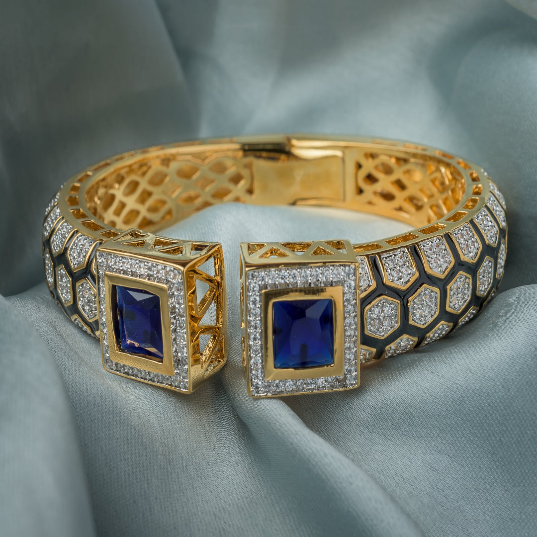 Vivinia By Vidhi Mehra Florence Gold Plated Blue Womens Kada - VB788