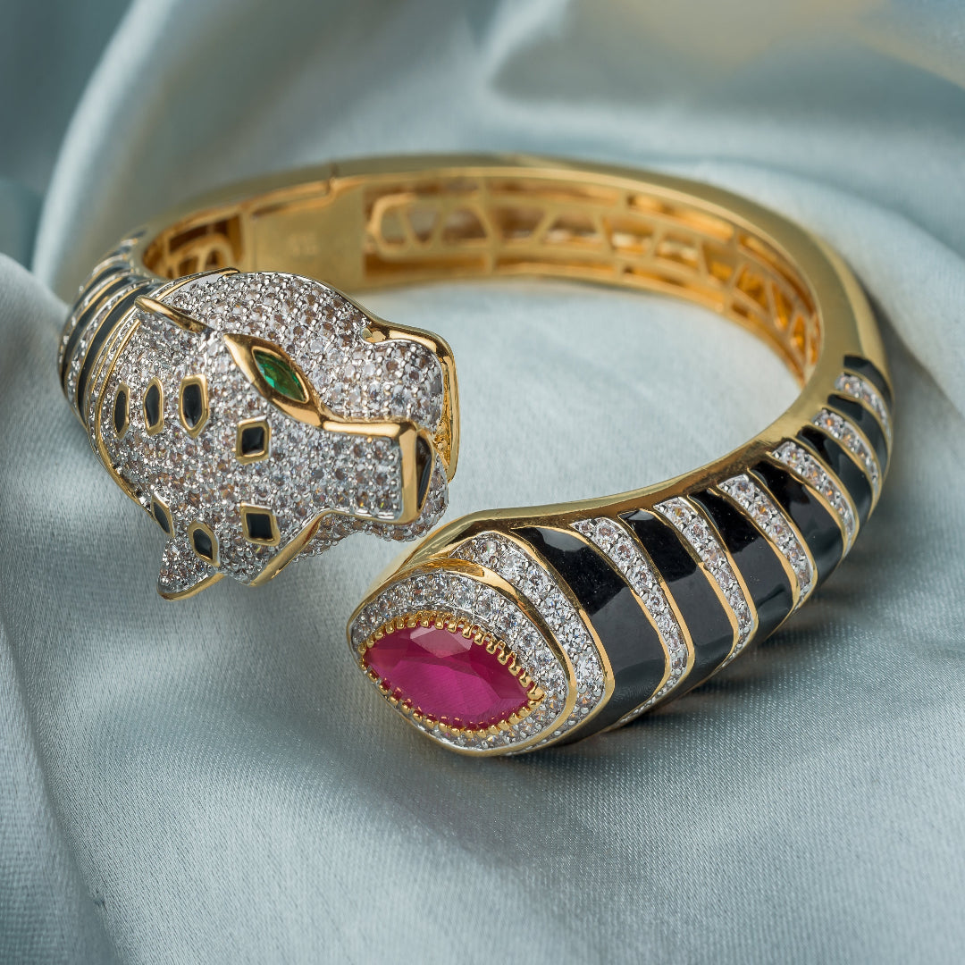 Vivinia By Vidhi Mehra Florence Gold Plated Pink Womens Kada - VB791