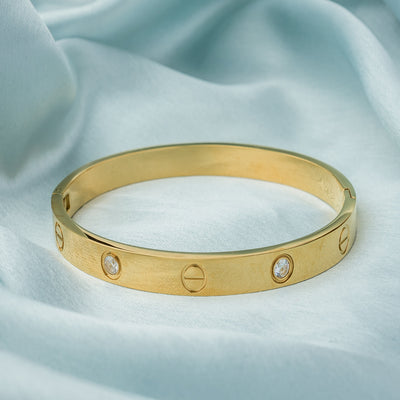 Vivinia By Vidhi Mehra Florence Gold Plated Womens Kada - VB810