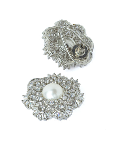Vivinia By Vidhi Mehra Silver Plated Womens Pair of Stud Earrings - VE045