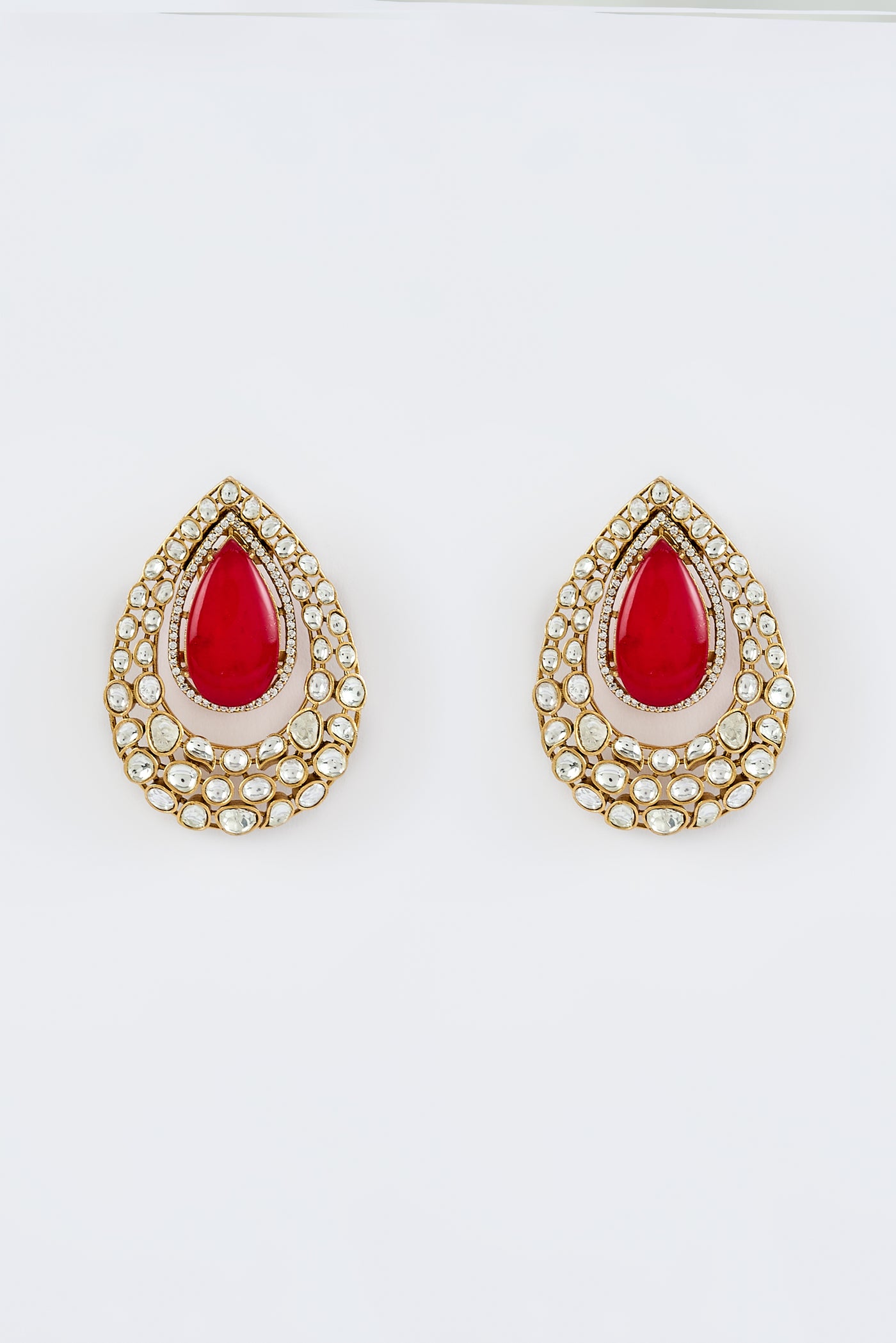 vivinia BY VIDHI MEHRA Antara Gold Plated Red Womens Kundan, Polki Pair of Stud Earrings (Freesize)   -VE859