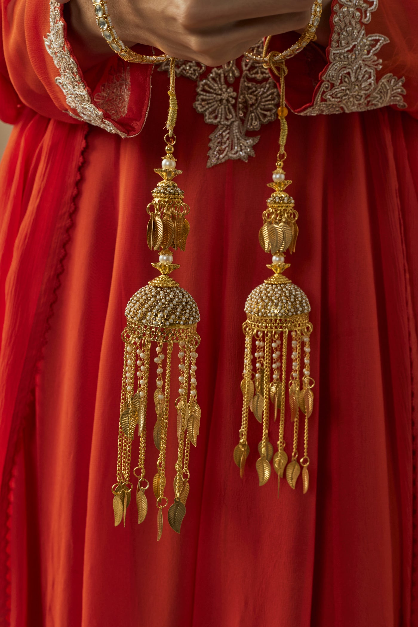 vivinia BY VIDHI MEHRA Gold Plated Womens Pair of Kaleeras (Freesize) - VKL044