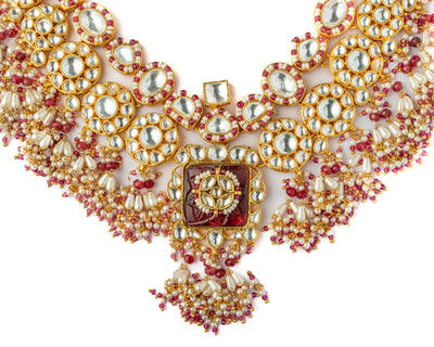 Vivinia By Vidhi Mehra Gold Plated Red Womens Kundan, Polki Necklace Set with Pair of Earrings - VN1003