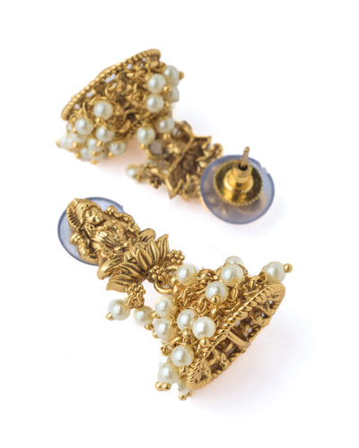 Vivinia By Vidhi Mehra Gold Plated White Womens Short Necklace Set with Pair of Earrings - VN1070