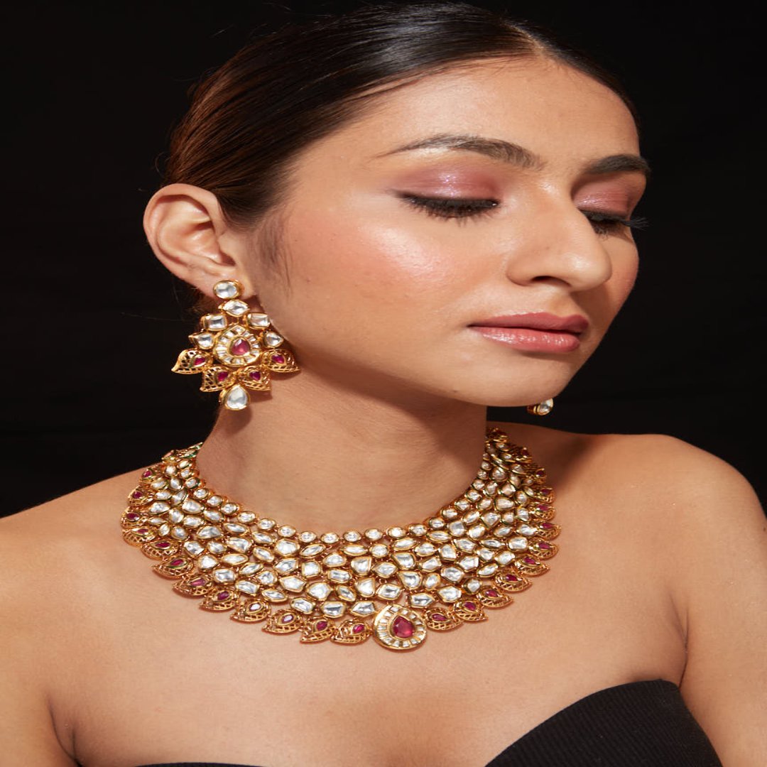 Gold Plated Kundan Studded With Gold Metal Drop Choker Necklace & Dangle Earrings Set-VN416