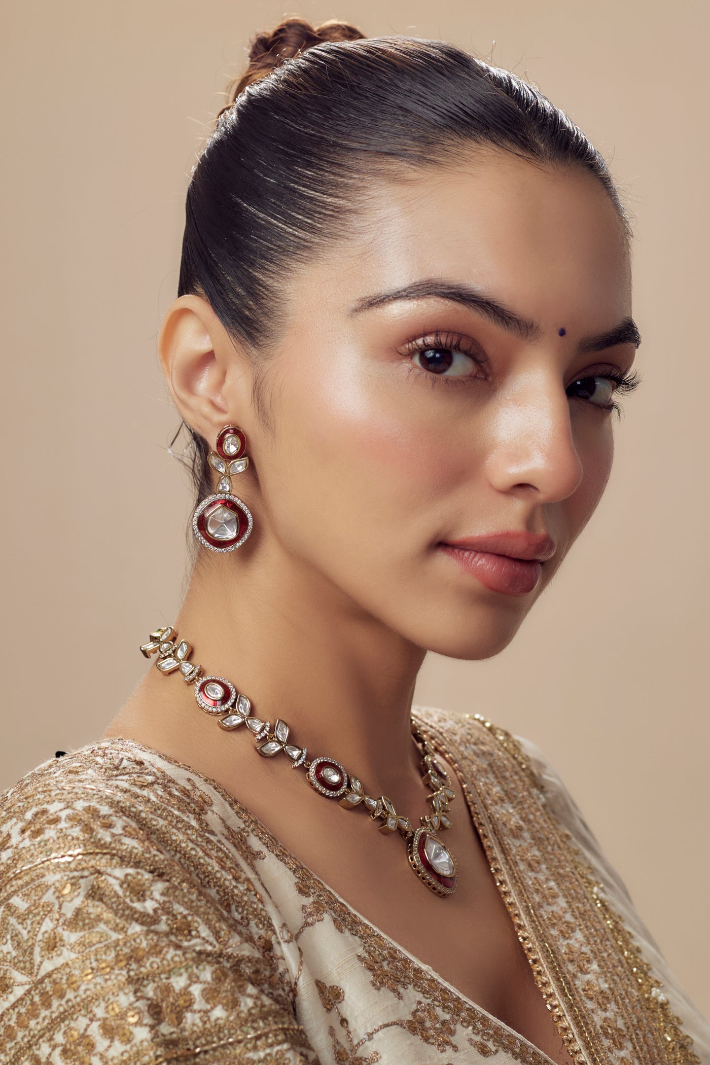 vivinia BY VIDHI MEHRA Burgandi Gold Plated Red Womens Kundan, Polki Short Necklace Set with Pair of Earrings (Freesize) - VN857