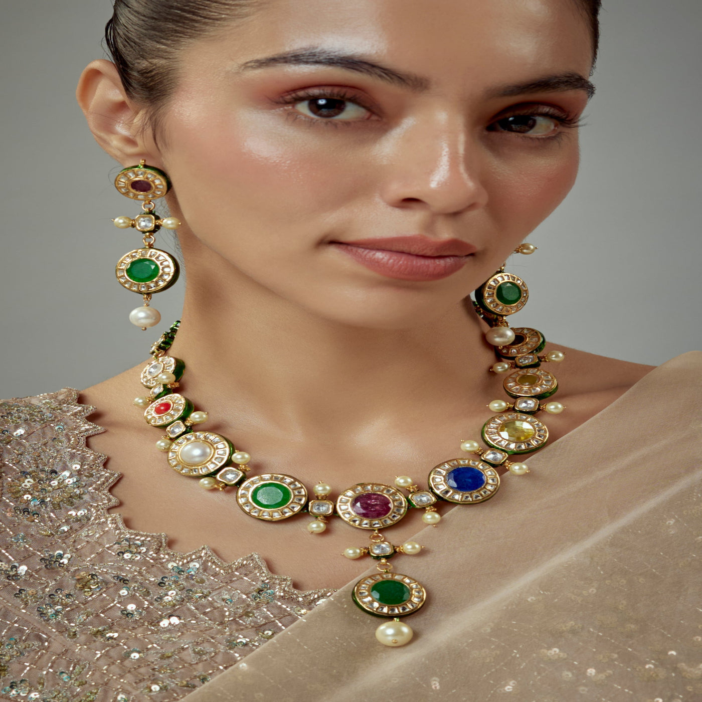 vivinia BY VIDHI MEHRA Saadgi Gold Plated Multi Kundan, Polki Womens Short Necklace Set with Pair of Earrings (Free size) - VN895