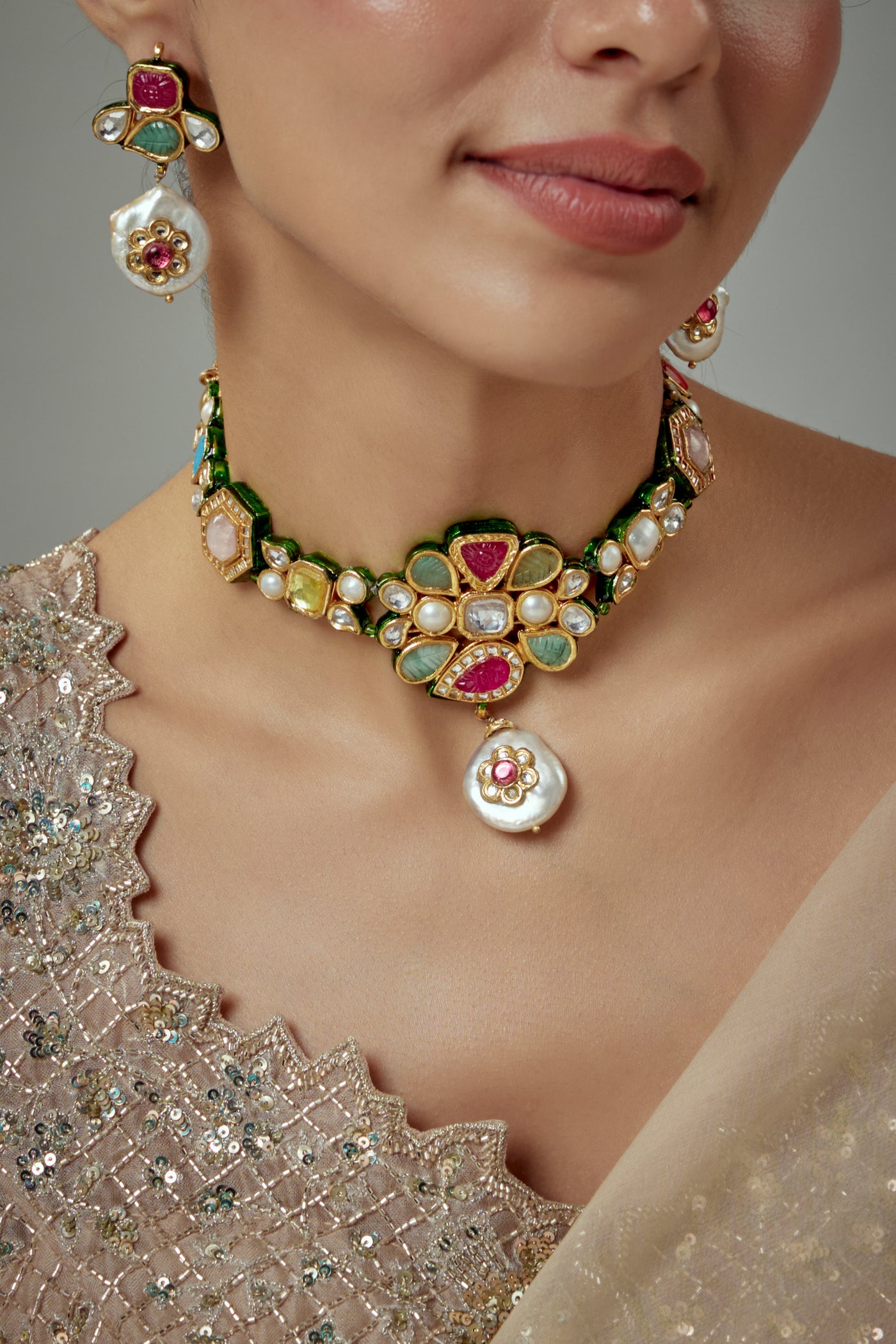 vivinia BY VIDHI MEHRA Saadgi Gold Plated Multi Kundan, Polki Womens Choker Necklace Set with Pair of Earrings (Free size) - VN897