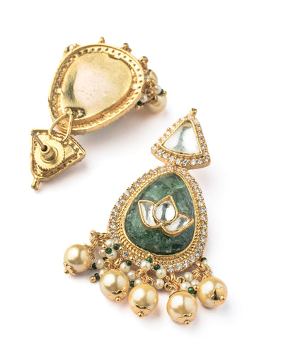Vivinia By Vidhi Mehra Saadgi Gold Plated Green Womens Temple Choker Necklace Set with 2 Pair of Earrings (Freesize) - VN920