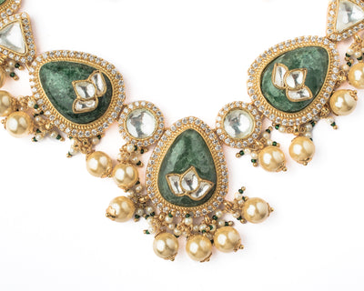 Vivinia By Vidhi Mehra Saadgi Gold Plated Green Womens Temple Choker Necklace Set with 2 Pair of Earrings (Freesize) - VN920