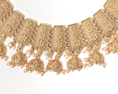 vivinia BY VIDHI MEHRA ISMAARH 2.0 Gold Plated Short Necklace Set with Pair of Earrings