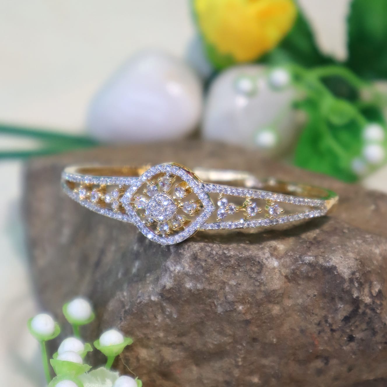 Gold Diamond Geometric Bracelet - SIA450924