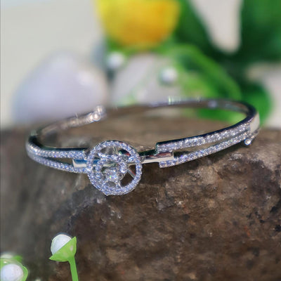 Silver Rose-Circle Diamond-Studded Elegant Bracelet - SIA450932