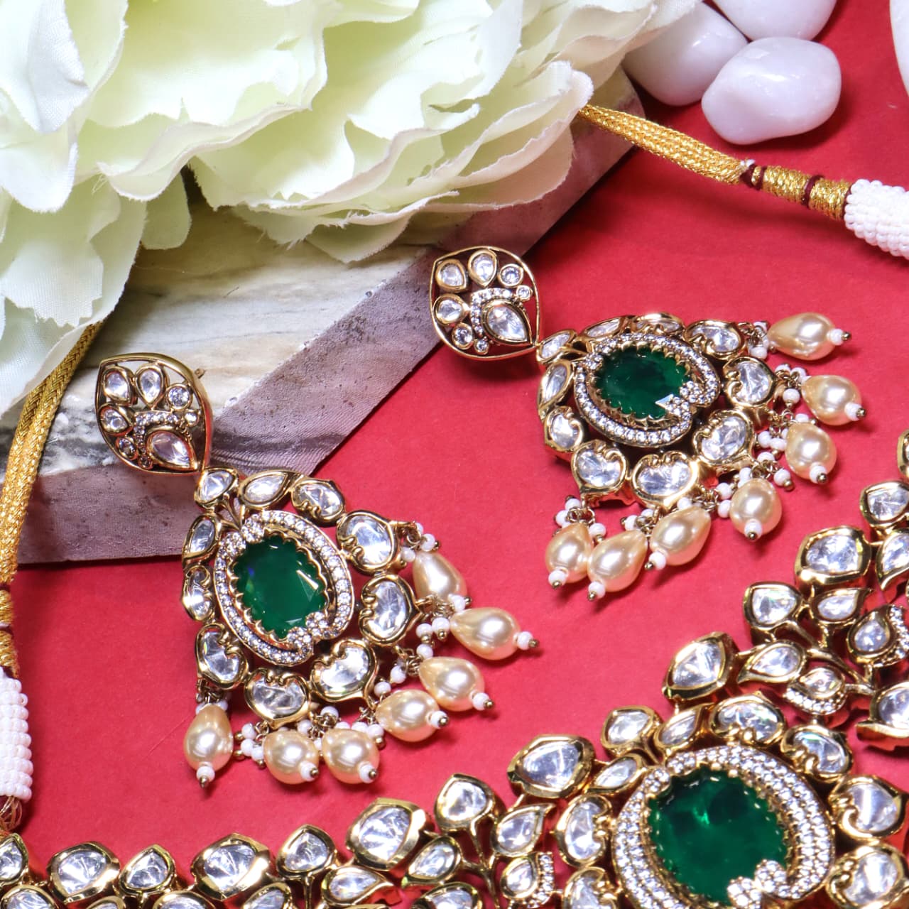 Antique Polki & Emerald Green Stone Bridal Set - SIA454309