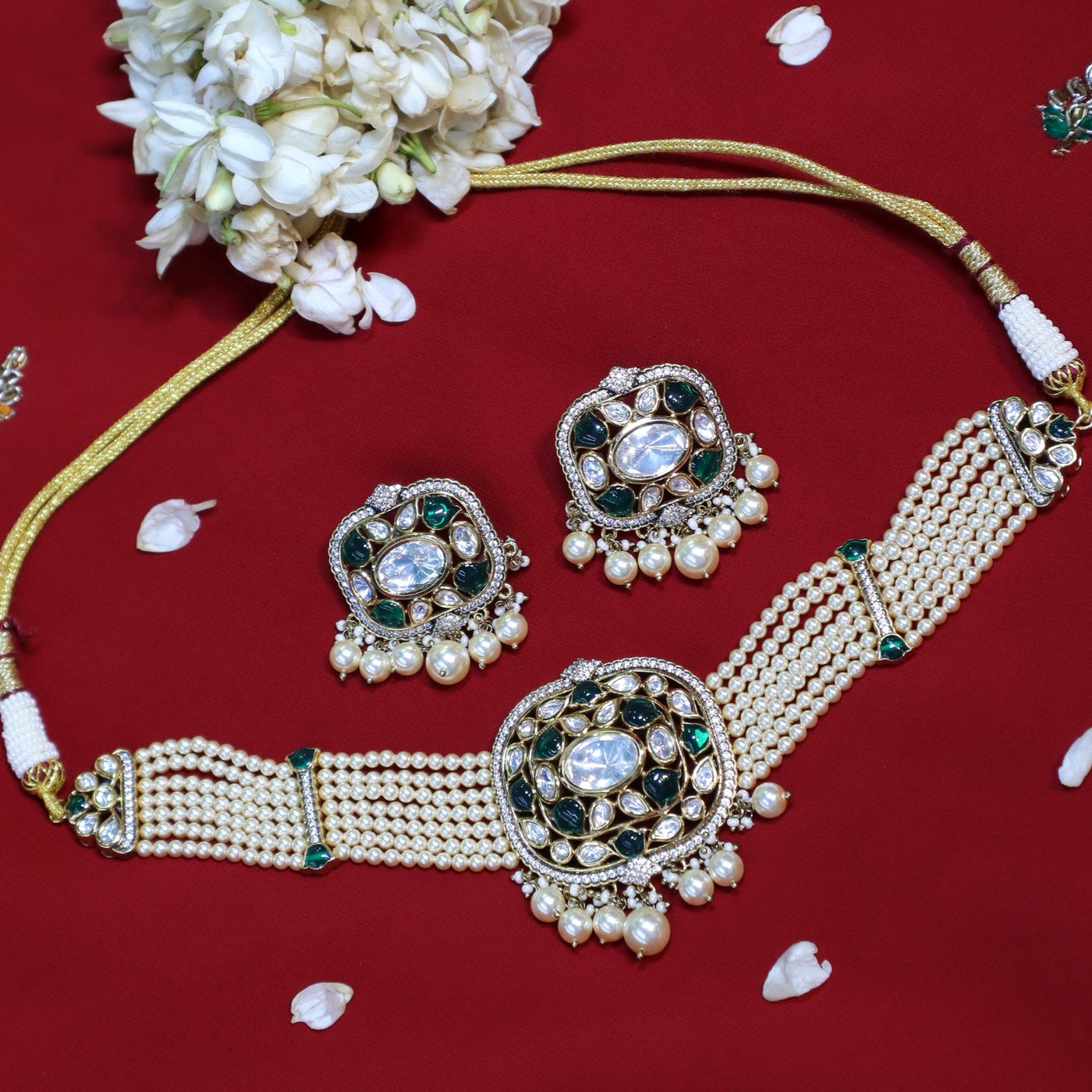 Emerald Green Kundan Pearl Choker Set with Stud Earrings - SIA452421