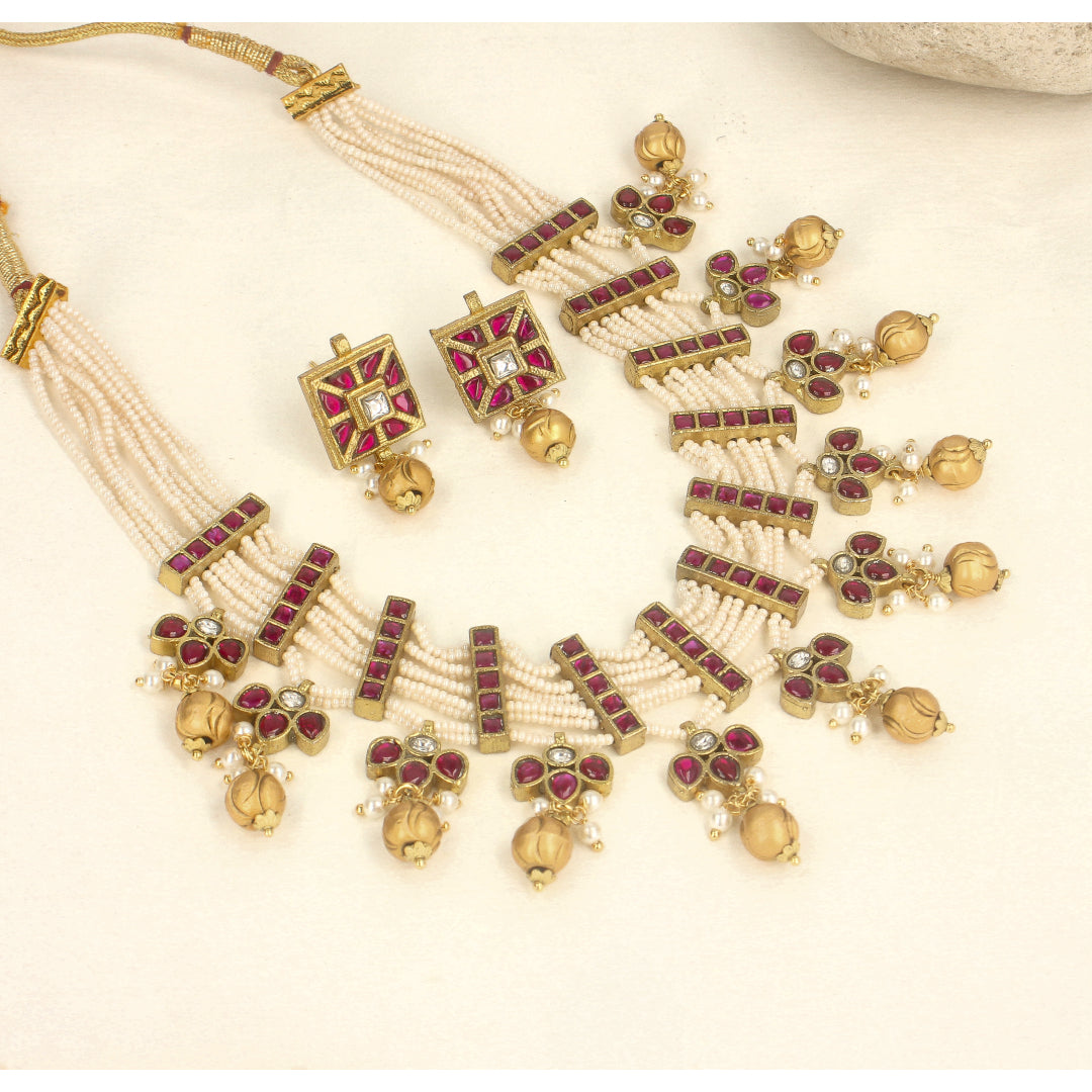 Kundan takkar setting with kidiya  Pearls Choker Necklace Set-SIA433401