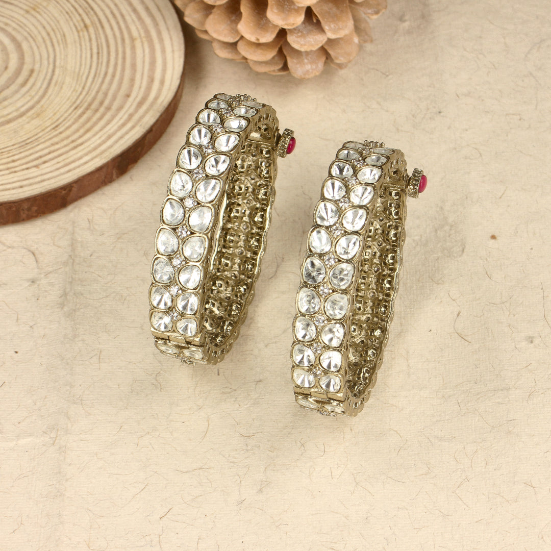 Kundan Bubbles kada Pearl laced Gold bangles - SIA437113