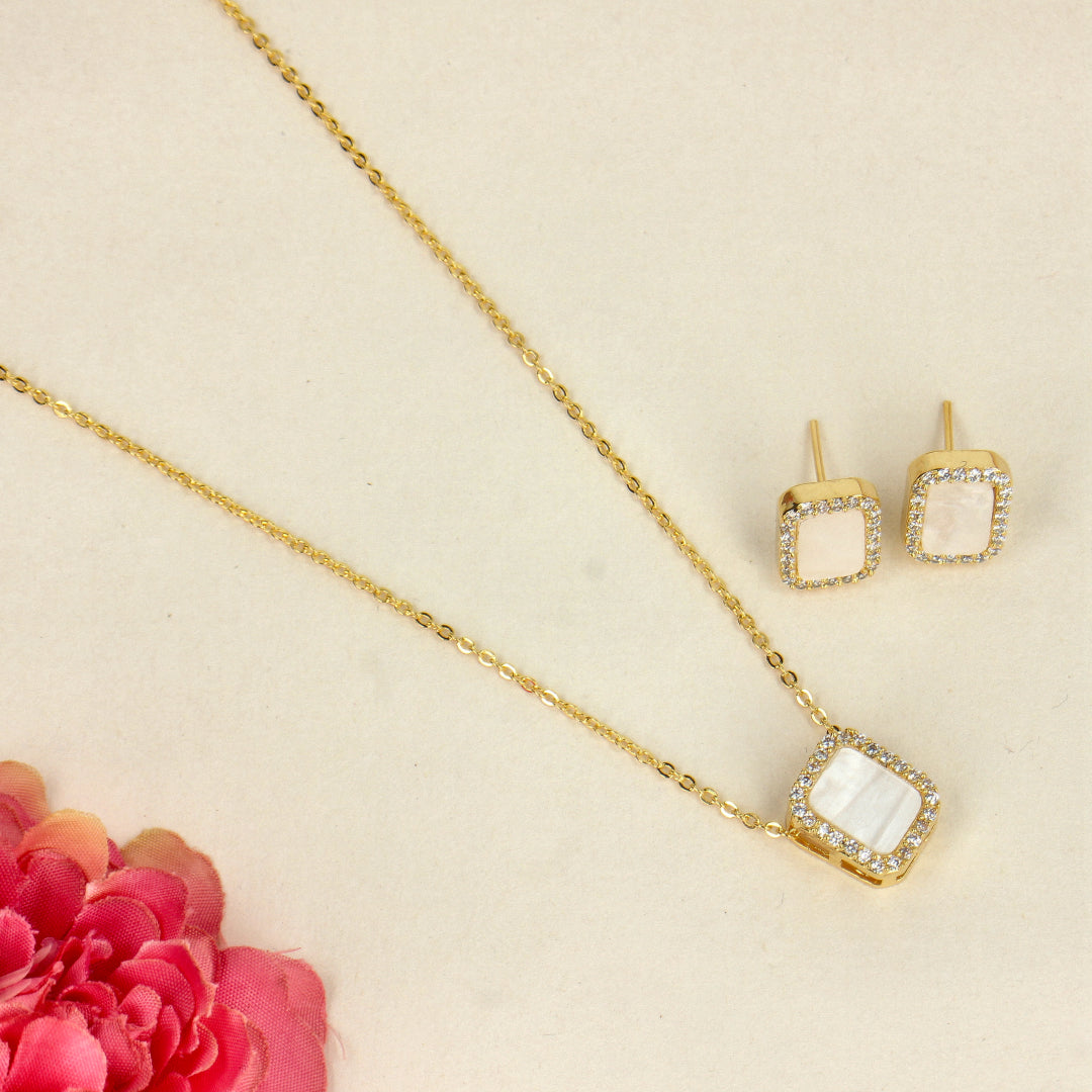 Pearl & Diamond Delight Gold Square Pendant Set-SIA438667