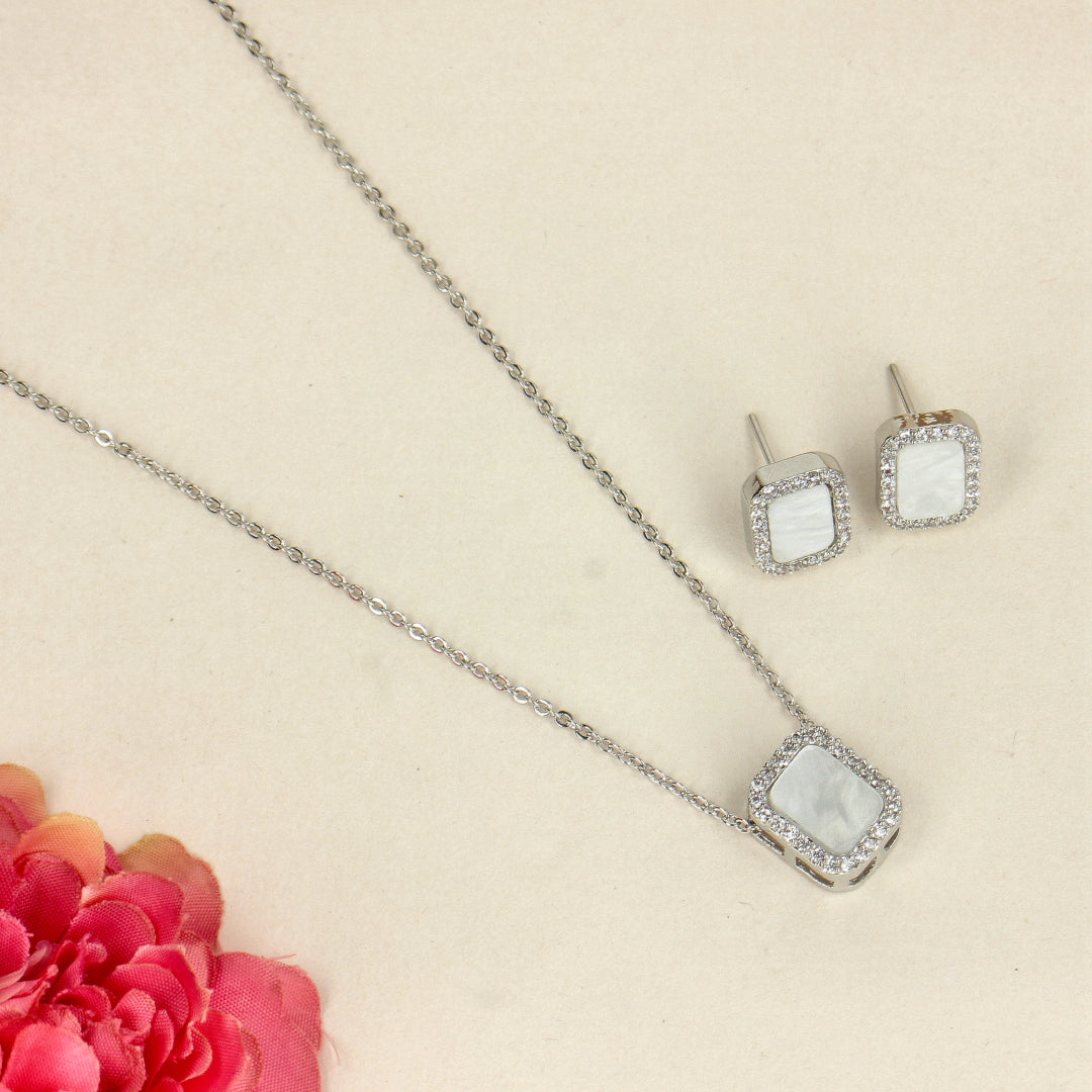 Chic Square Rhodium Pendant Set with Pearls and Sparkling -SIA438668