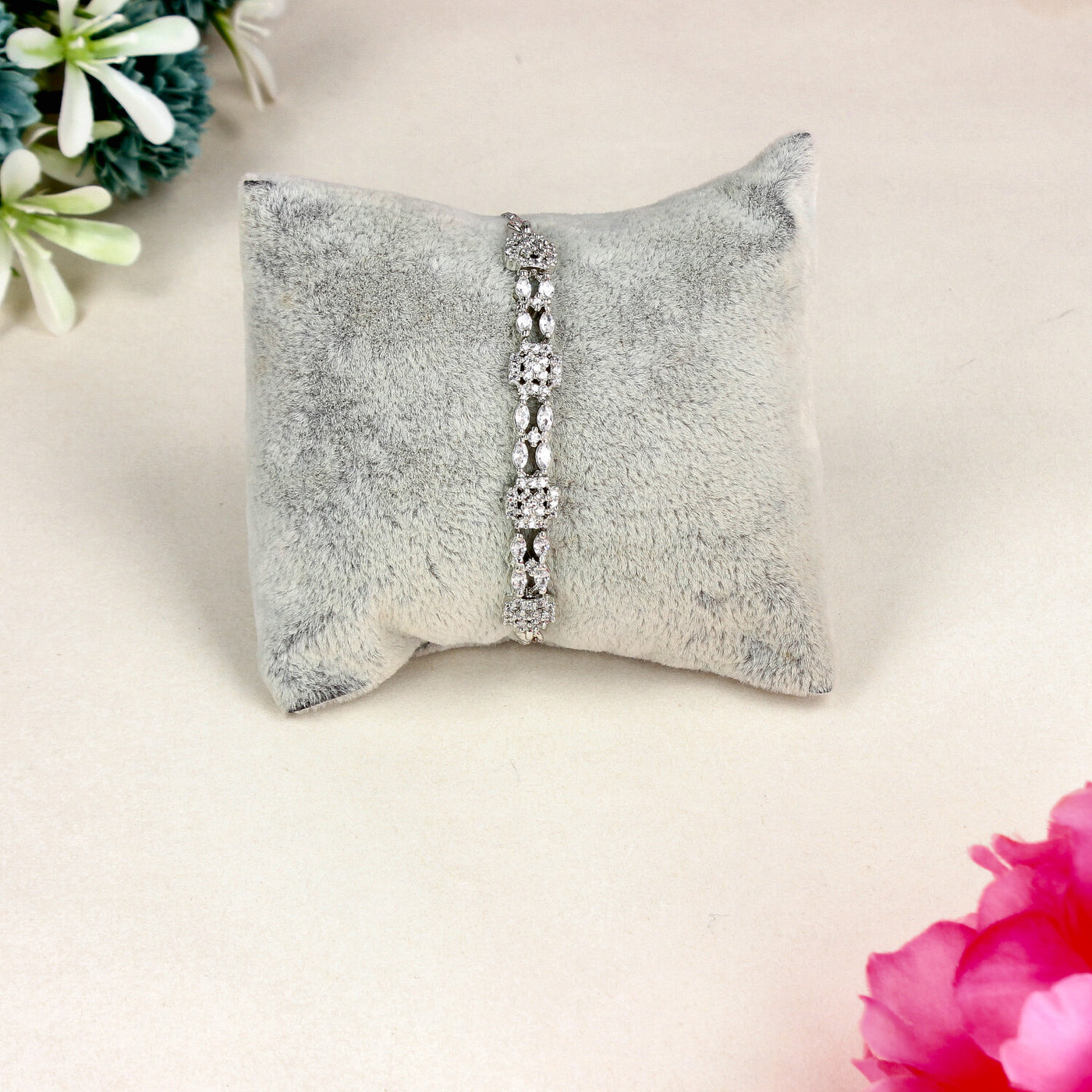 Silver Oval Crystal Cluster Bracelet - SIA451404
